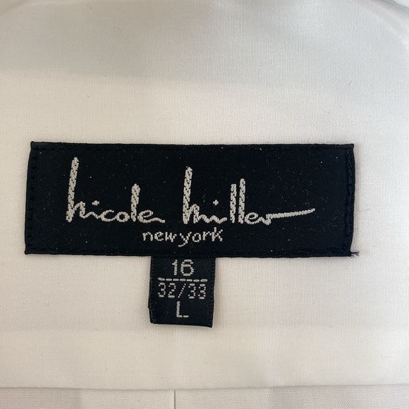 SaleMen’s size 16–32/33, white 100% cotton dress shirt by Nicole Miller New York - Picture 4 of 6
